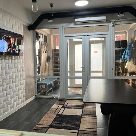 Hostel Del Luna Ałma Ata Zewnętrze zdjęcie