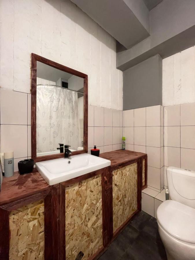 Hostel Del Luna Ałma Ata Zewnętrze zdjęcie