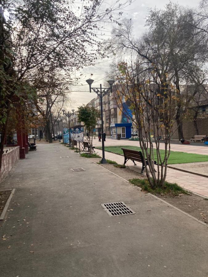Hostel Del Luna Ałma Ata Zewnętrze zdjęcie