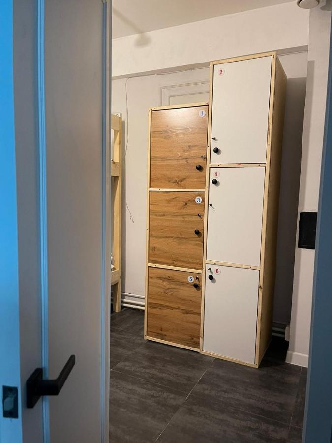 Hostel Del Luna Ałma Ata Zewnętrze zdjęcie
