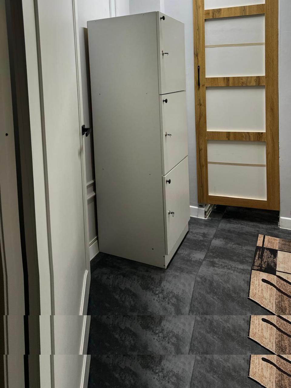 Hostel Del Luna Ałma Ata Zewnętrze zdjęcie