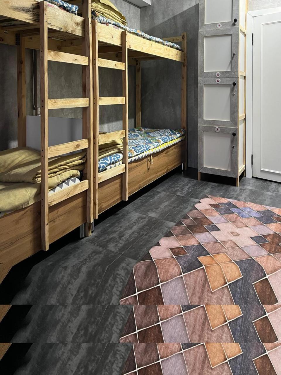 Hostel Del Luna Ałma Ata Zewnętrze zdjęcie