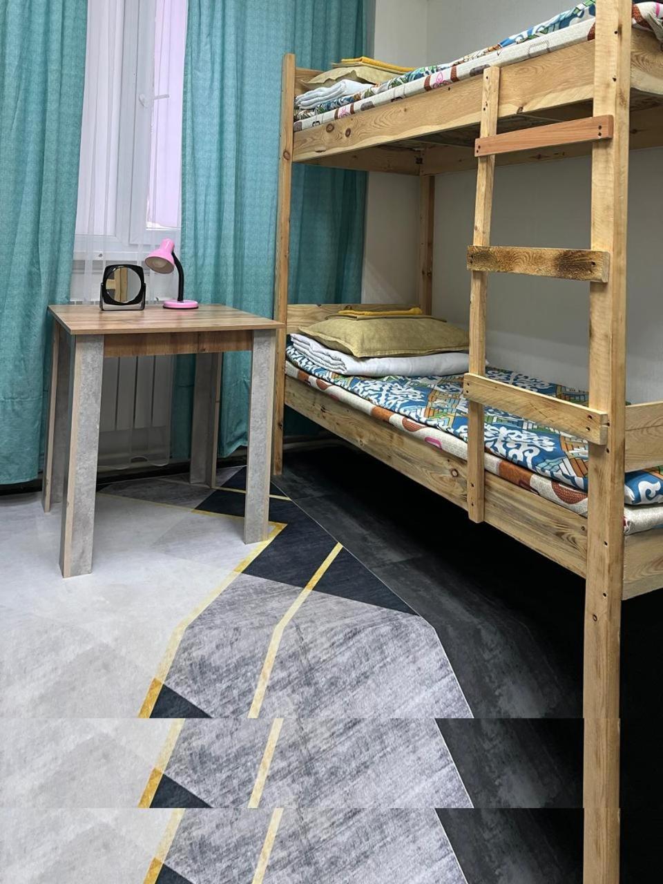 Hostel Del Luna Ałma Ata Zewnętrze zdjęcie